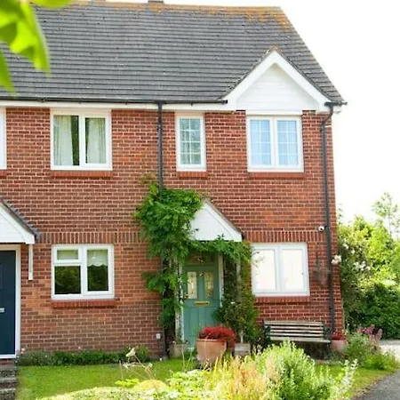 2 Bedroom House In Chichester Near Goodwood And Wittering Beaches Exterior photo