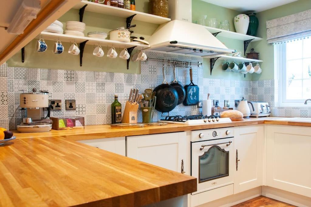 Holiday home 2 Bedroom House In Near Goodwood And Wittering Beaches